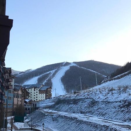 Ski And Suites At Thaiwoo Resort 逅雪套房民宿 Chongli Exterior foto